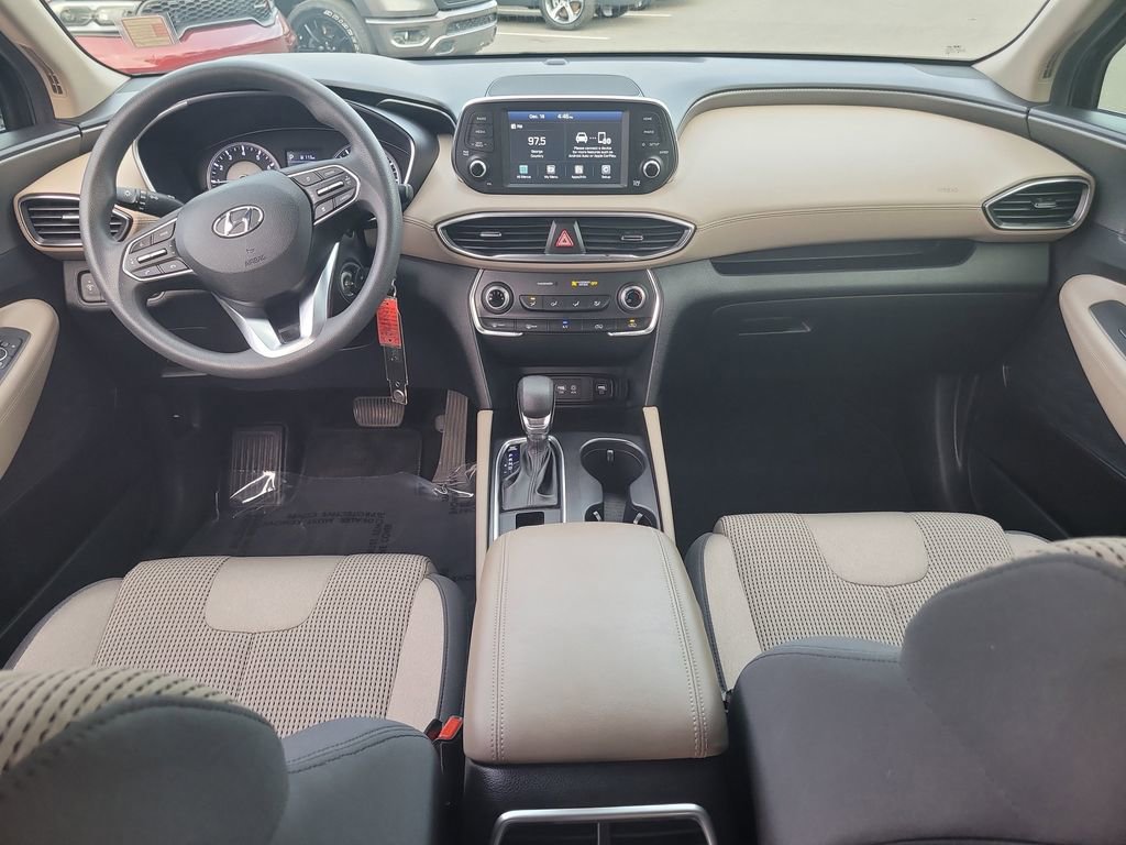 Used 2020 Hyundai Santa Fe SE image 11