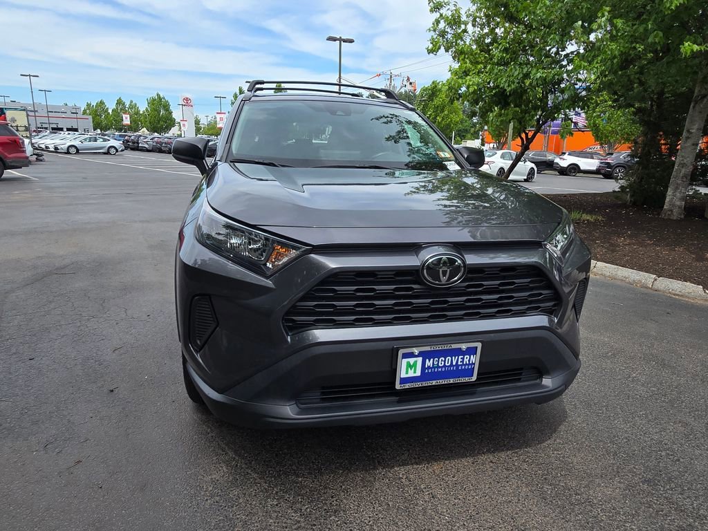 Used 2021 Toyota RAV4 LE AWD/4WD image 10