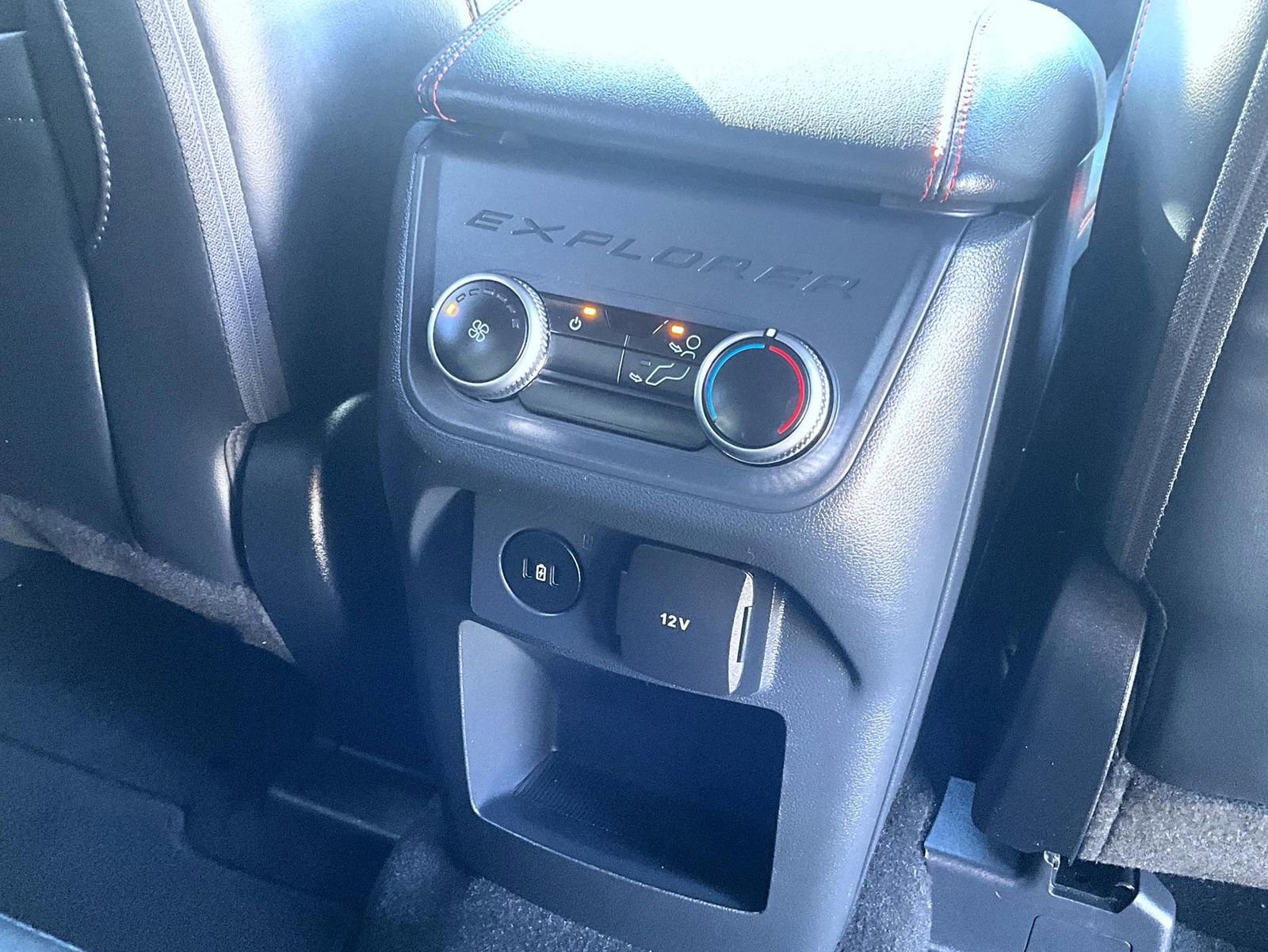 Used 2025 Ford Explorer ST-Line w/ ST-Line Street Pack image 21