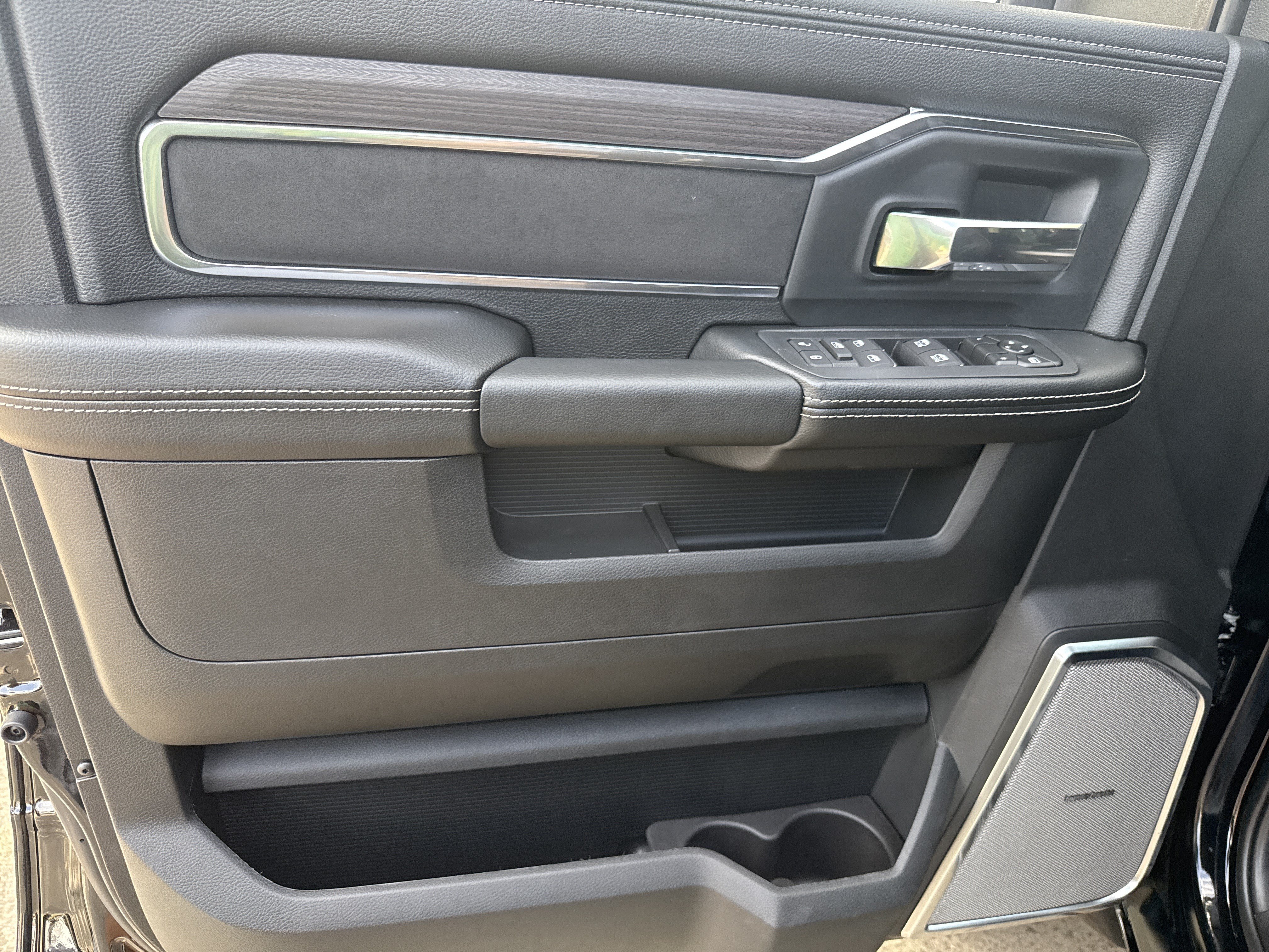 New 2026 RAM 5500 4x4 Crew Cab w/ Laramie Trim Package image 10