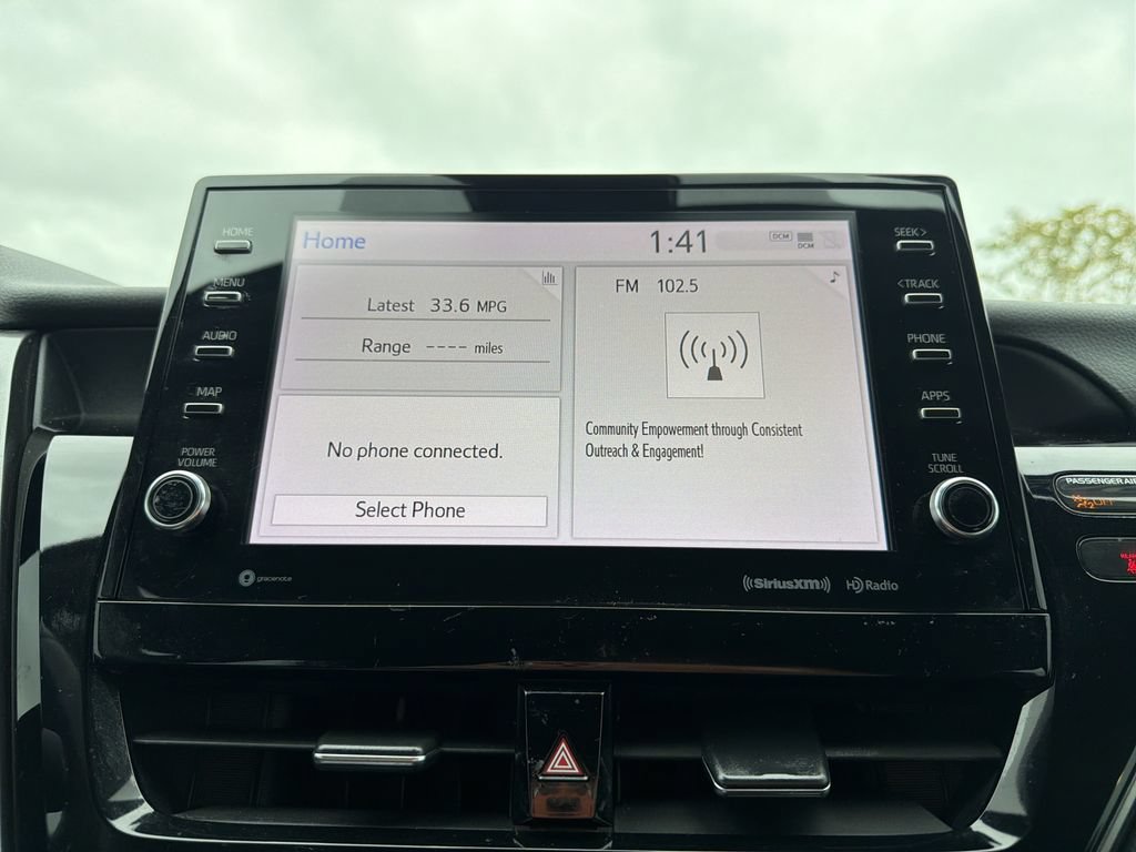 Used 2022 Toyota Camry XSE FWD image 28