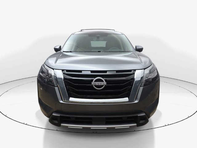 Used 2025 Nissan Pathfinder Platinum FWD image 12