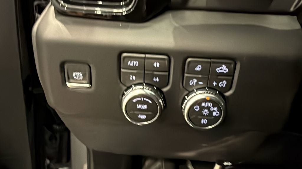 New 2026 GMC Sierra 1500 AT4 w/ AT4 Premium Package AWD/4WD image 34