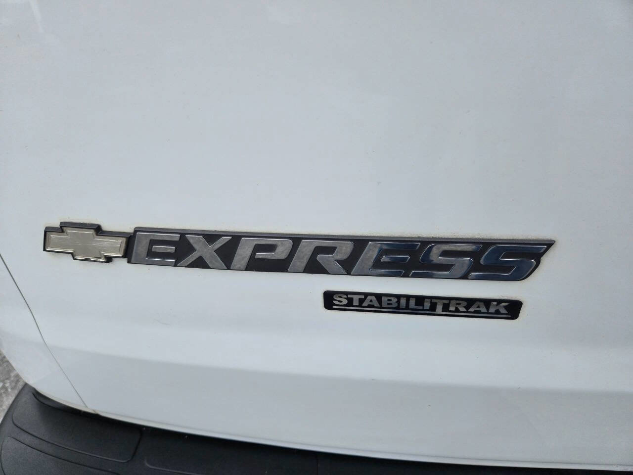 Used 2013 Chevrolet Express 3500 Extended RWD image 11