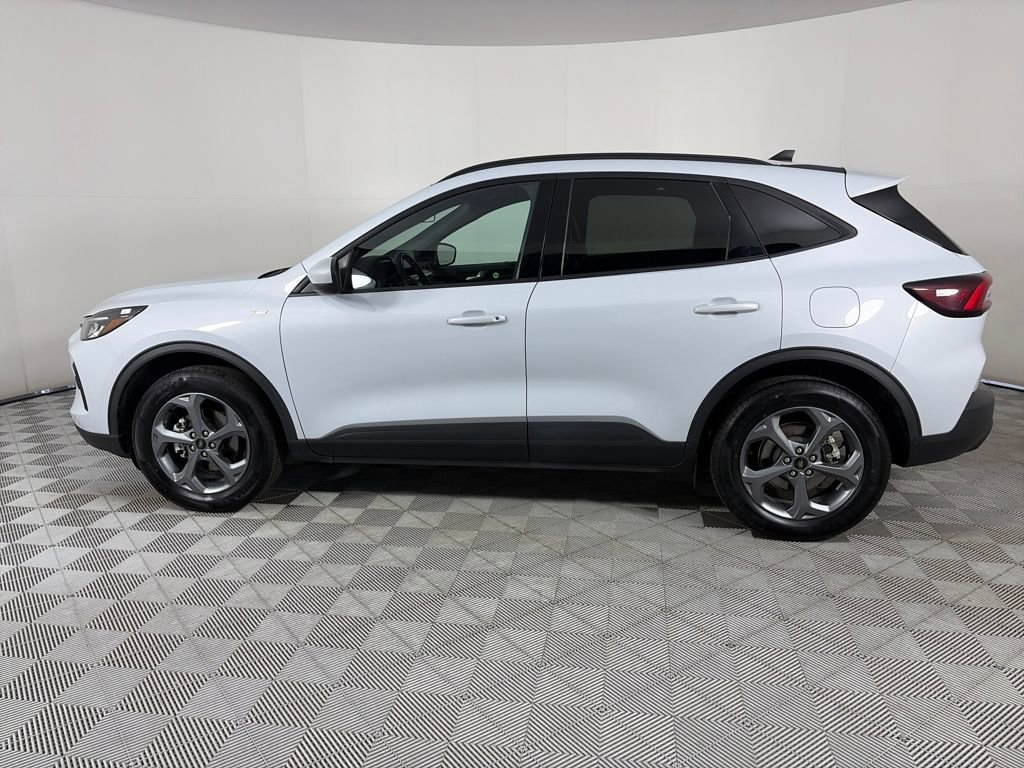 Certified 2025 Ford Escape ST-Line Select image 4