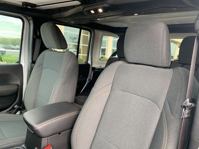 Used 2024 Jeep Wrangler Sahara w/ Technology Group image 17