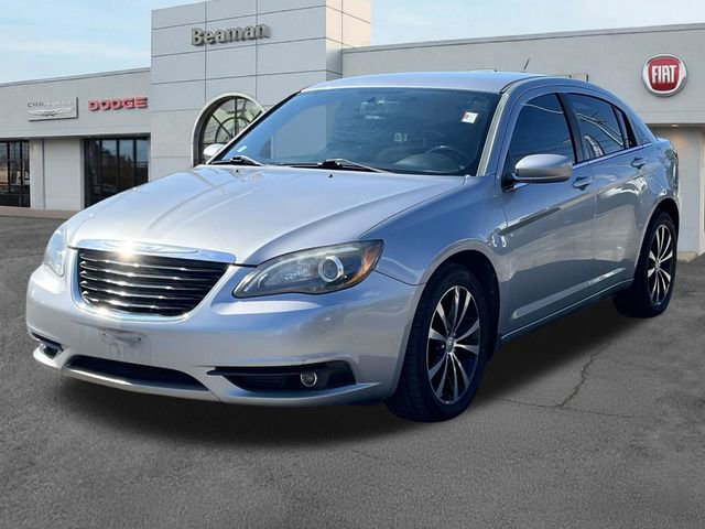 Used 2013 Chrysler 200 Touring w/ S Exterior Appearance Pkg FWD video 3