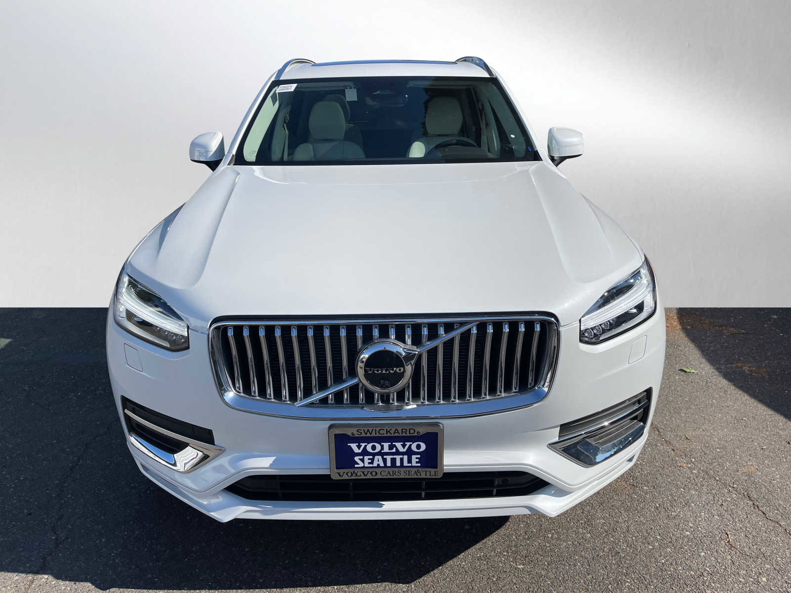 Used 2023 Volvo XC90 B6 Plus w/ Protection Package Premier image 2