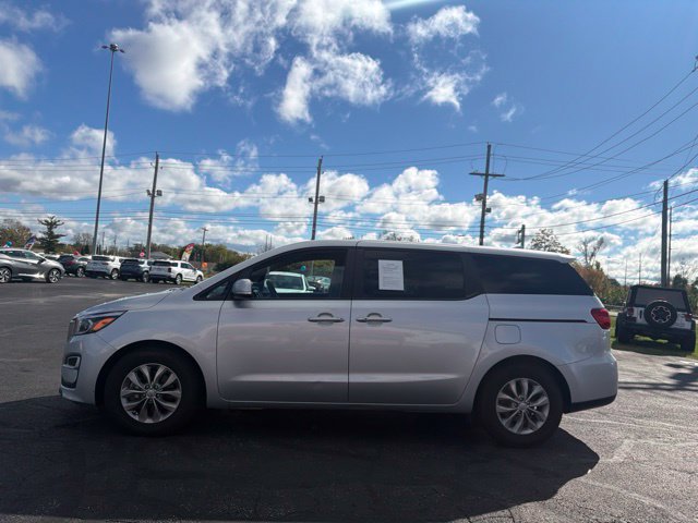 Used 2020 Kia Sedona LX FWD image 4
