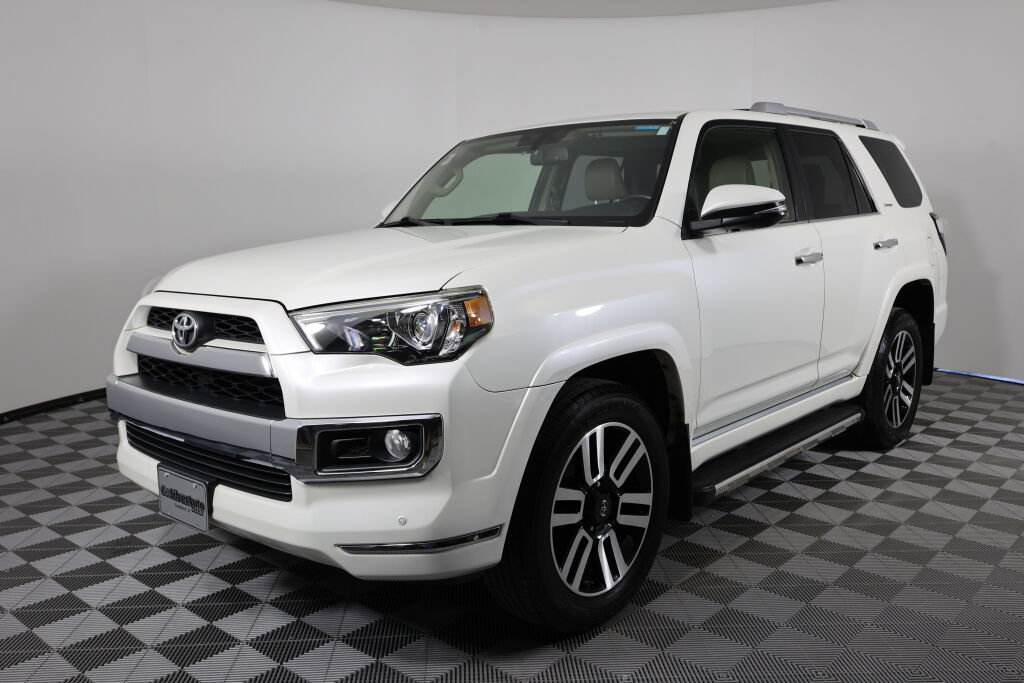 Used 2015 Toyota 4Runner Limited AWD/4WD image 5