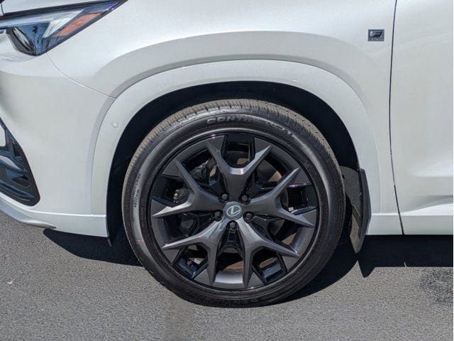 New 2026 Lexus TX 500h AWD image 9