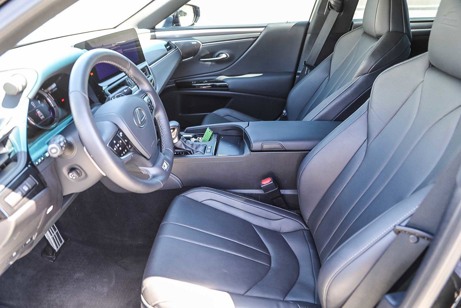 Used 2024 Lexus ES 300h F Sport w/ Accessory Package (Z2) FWD image 17