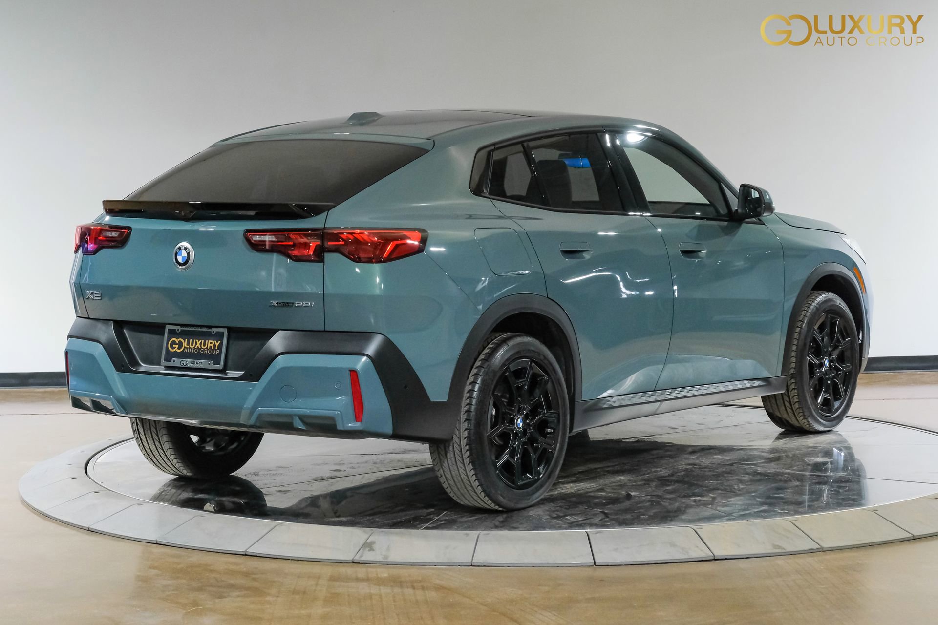 Used 2025 BMW X2 xDrive28i AWD/4WD image 10