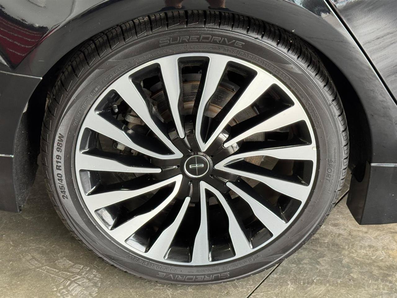 Used 2018 Lincoln MKZ Black Label w/ Technology Package AWD/4WD image 25