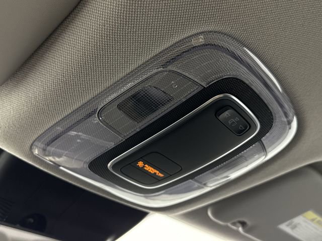 Used 2025 Hyundai Elantra Blue FWD image 25