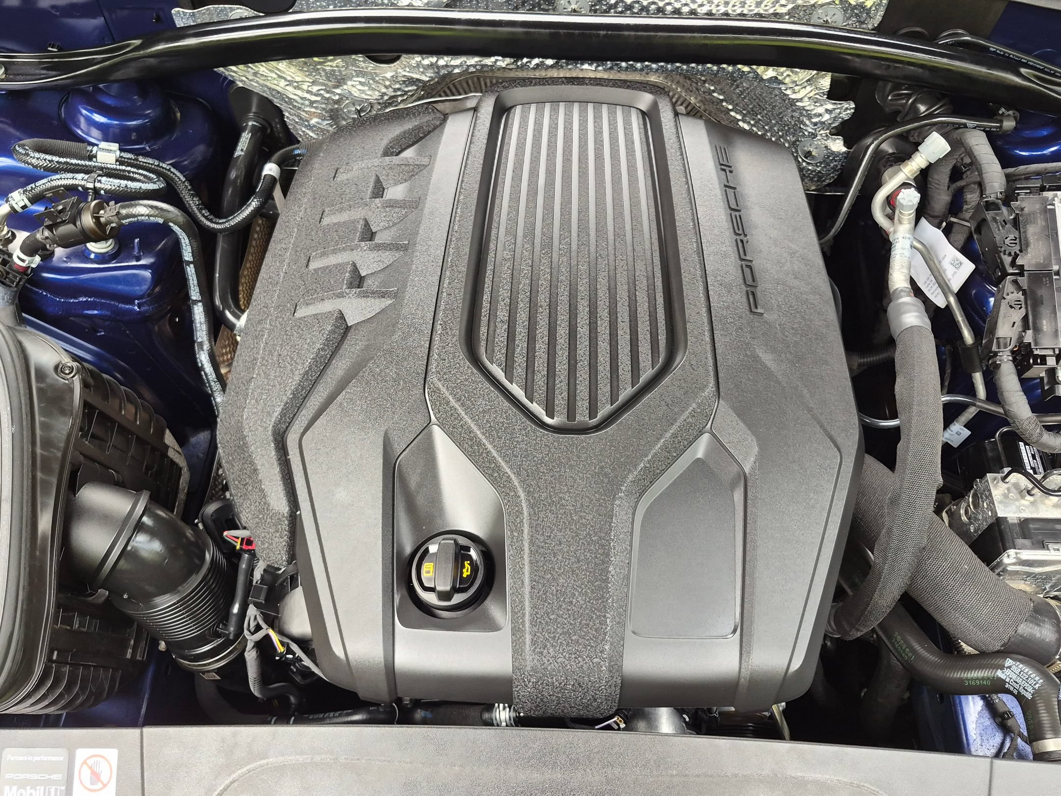 Certified 2026 Porsche Macan AWD/4WD image 35