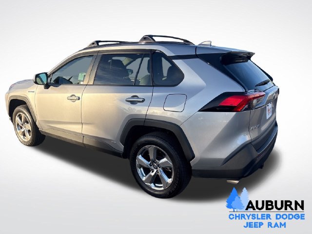 Used 2021 Toyota RAV4 XLE Premium AWD/4WD image 5