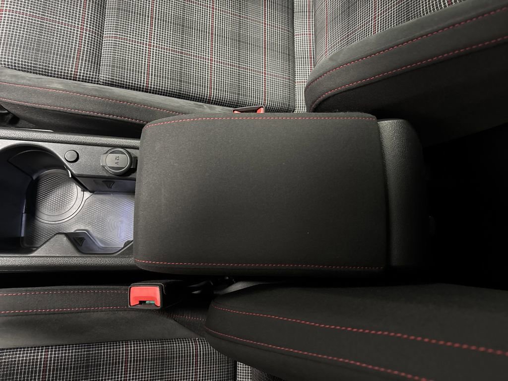 Used 2022 Volkswagen GTI SE image 21