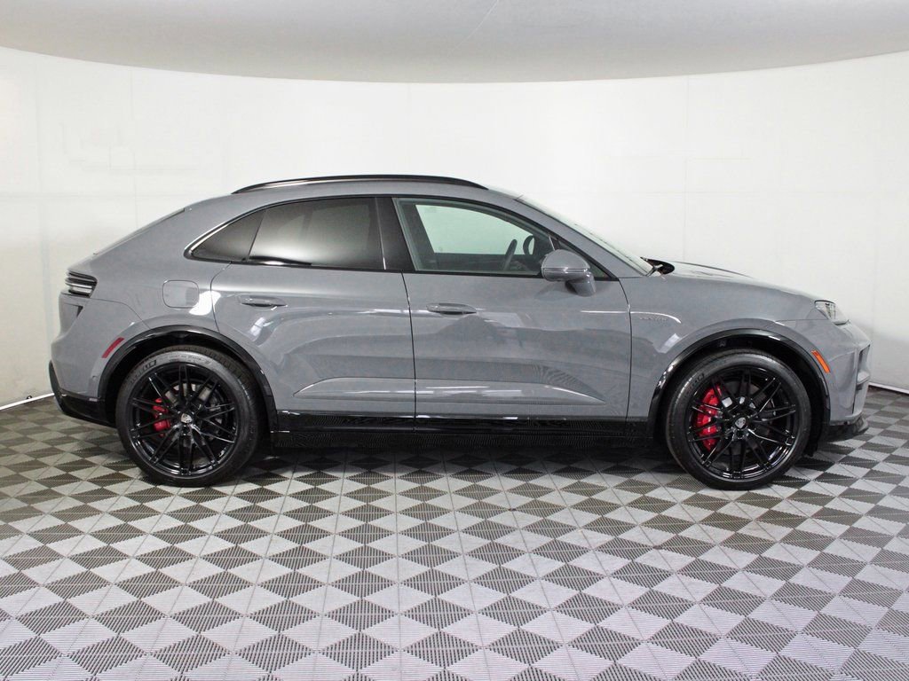 Certified 2025 Porsche Macan Turbo Electric AWD/4WD image 8