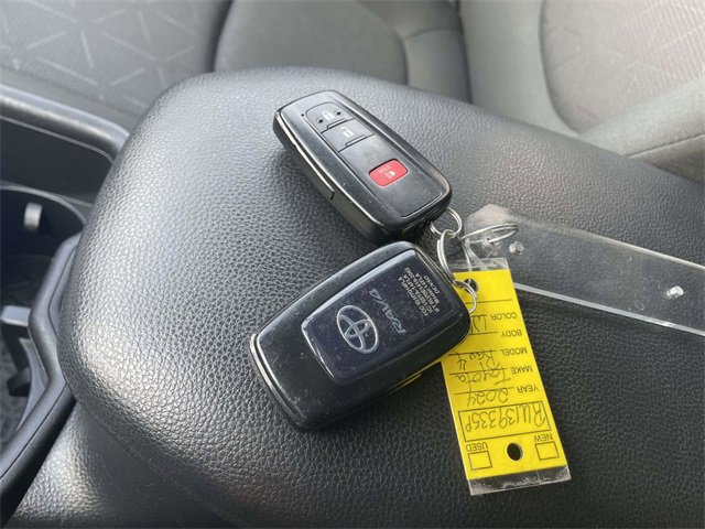 Used 2024 Toyota RAV4 XLE image 31