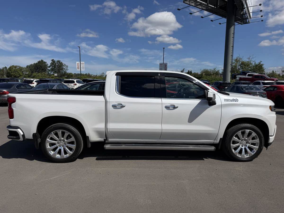Used 2019 Chevrolet Silverado 1500 High Country w/ Technology Package AWD/4WD image 8