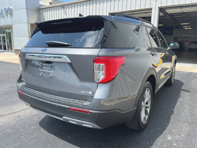 Used 2023 Ford Explorer XLT w/ Equipment Group 202A AWD/4WD image 9