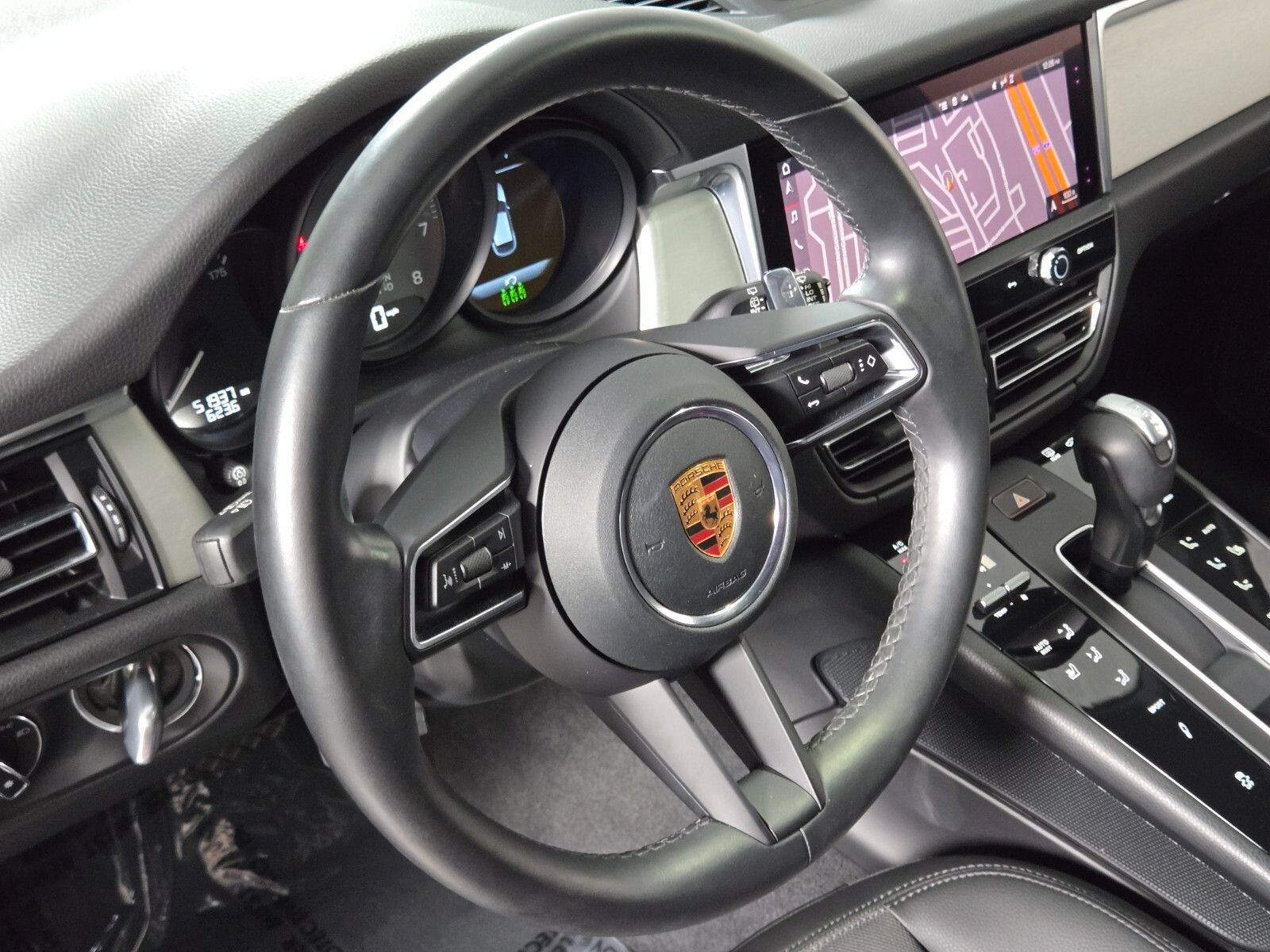 Used 2022 Porsche Macan S AWD/4WD image 22