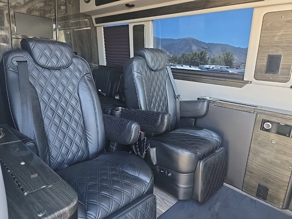 Used 2023 Mercedes-Benz Sprinter 3500 image 25