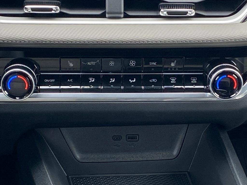 New 2026 Chevrolet Equinox LT w/ Convenience Package II image 11