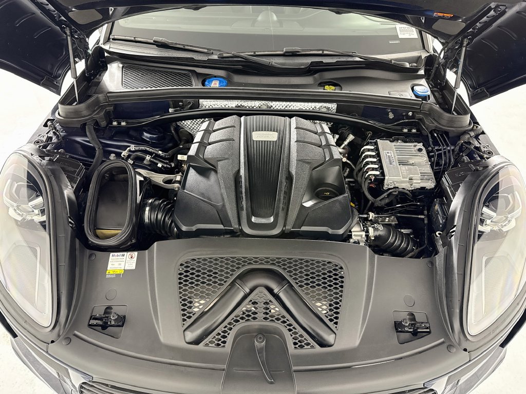 Used 2021 Porsche Macan S AWD/4WD image 29