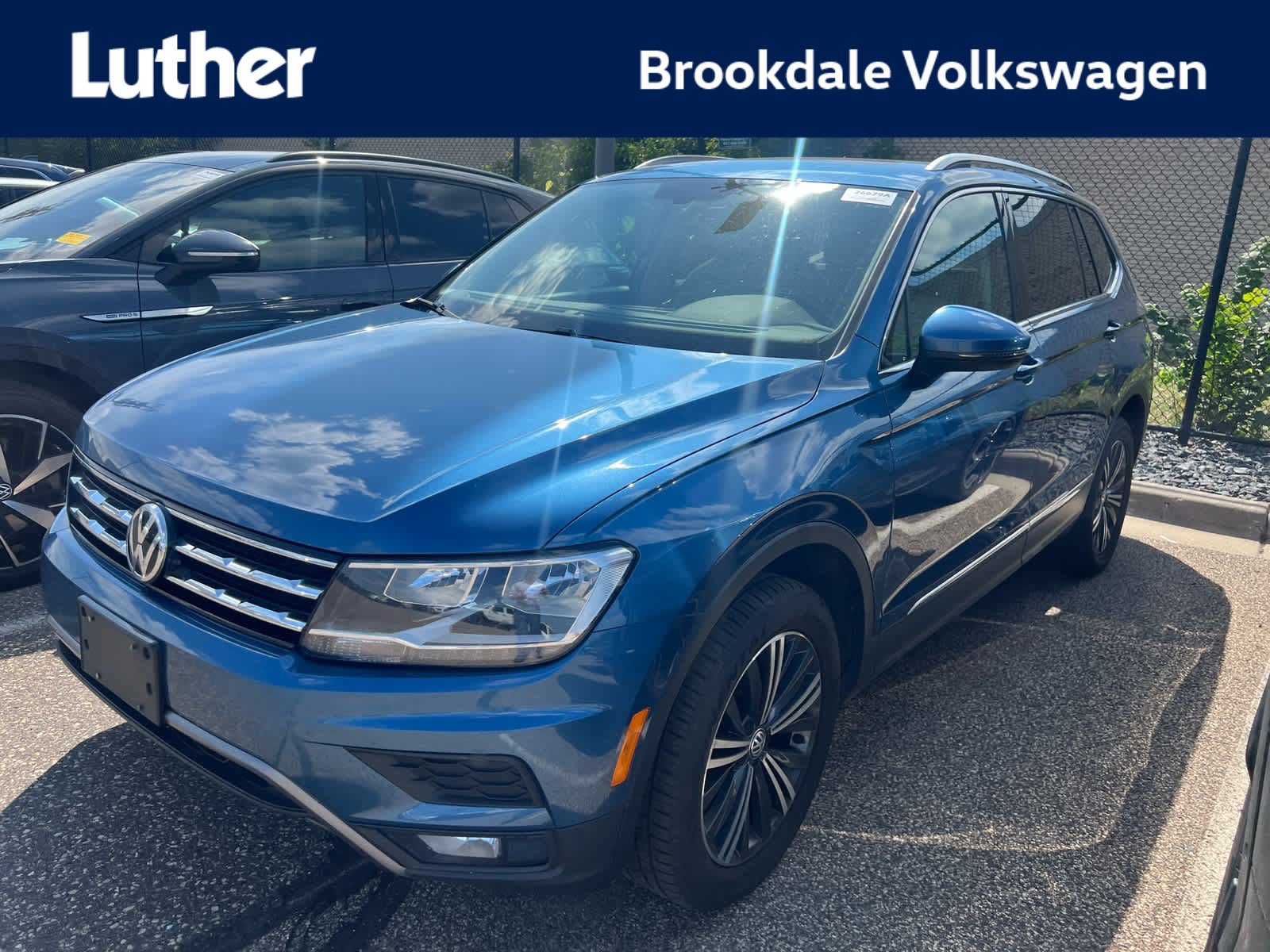Used 2018 Volkswagen Tiguan SEL AWD/4WD image 1