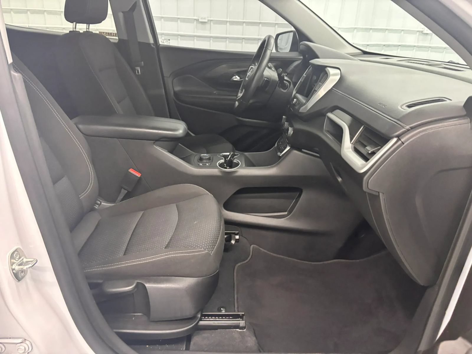 Used 2022 GMC Terrain SLE w/ Driver Convenience Package FWD image 31