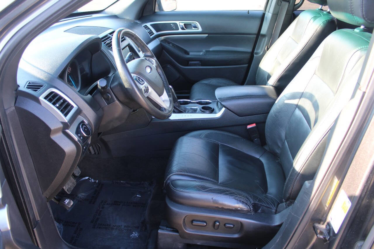Used 2015 Ford Explorer XLT w/ Equipment Group 202B image 14