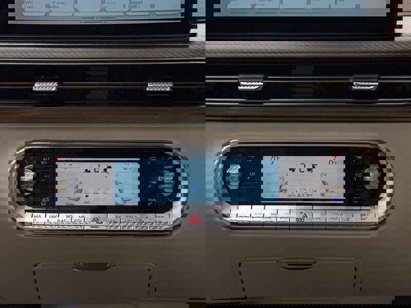 Used 2025 Genesis GV60 RWD image 17