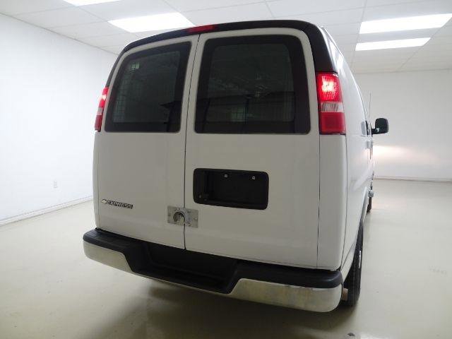 Used 2021 Chevrolet Express 2500 w/ Driver Convenience Package image 10
