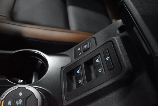 Used 2024 Ford Bronco Outer Banks AWD/4WD image 13