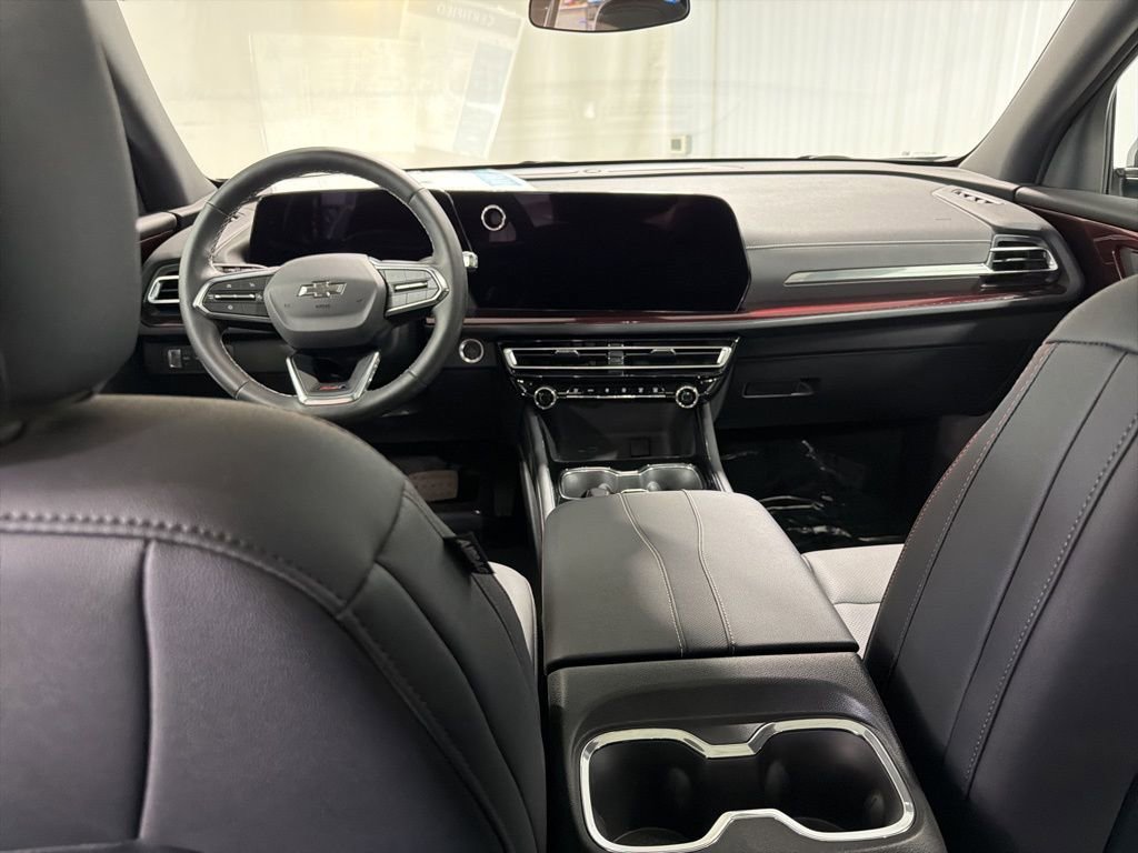 Certified 2025 Chevrolet Traverse Z71 w/ Driver Confidence Package image 3