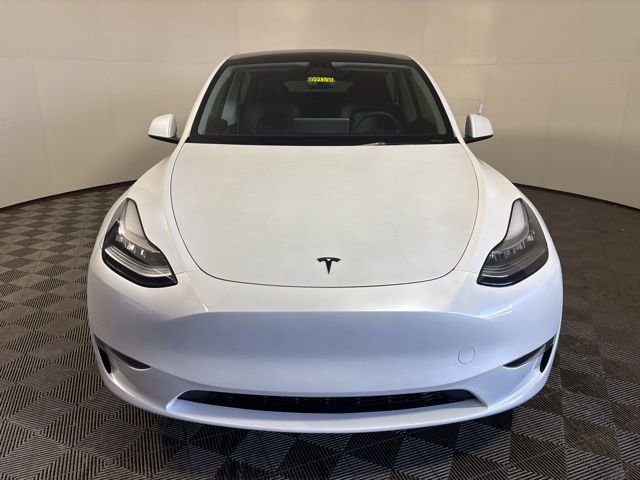Used 2023 Tesla Model Y Long Range image 2