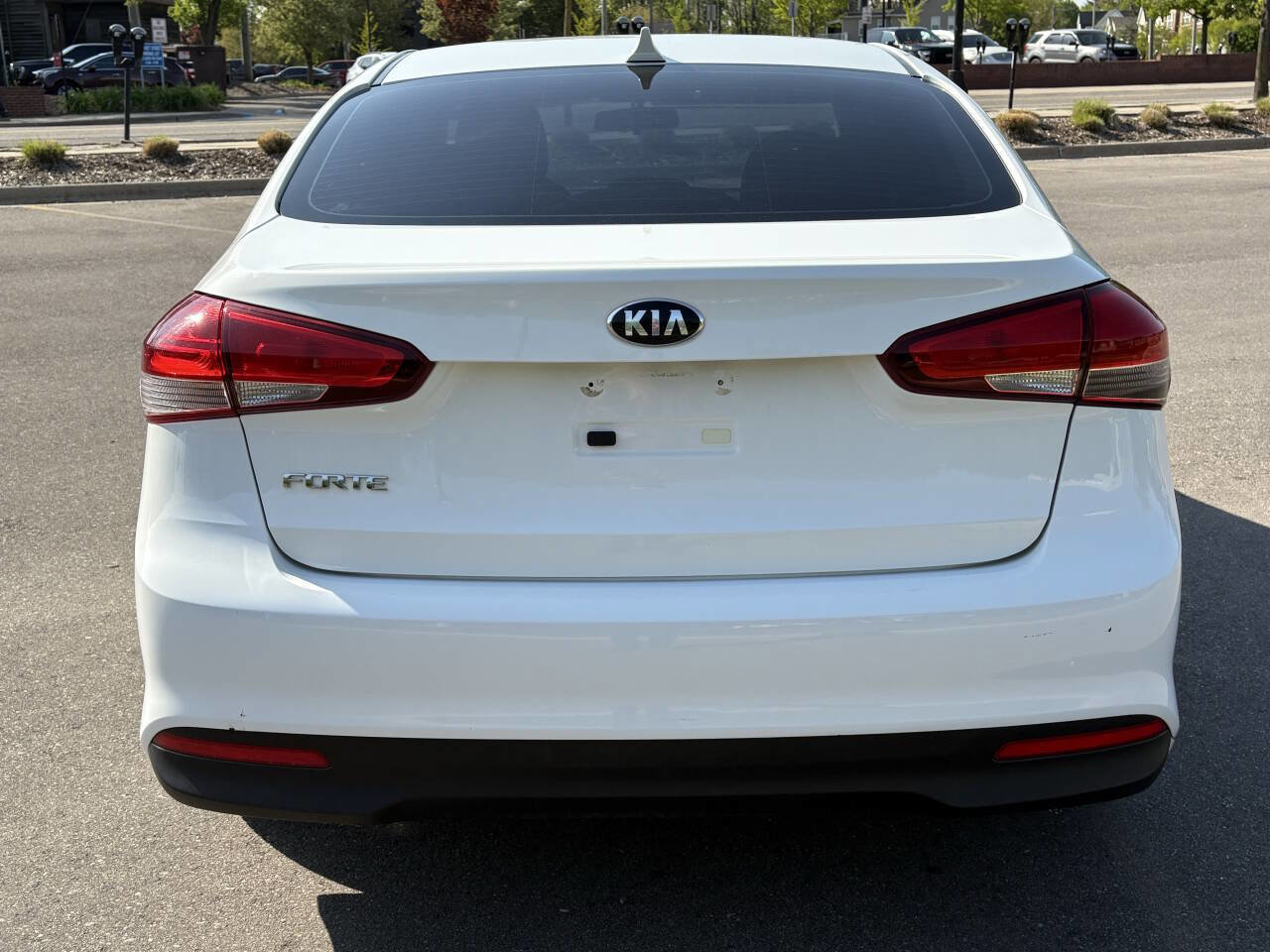Used 2017 Kia Forte LX image 10