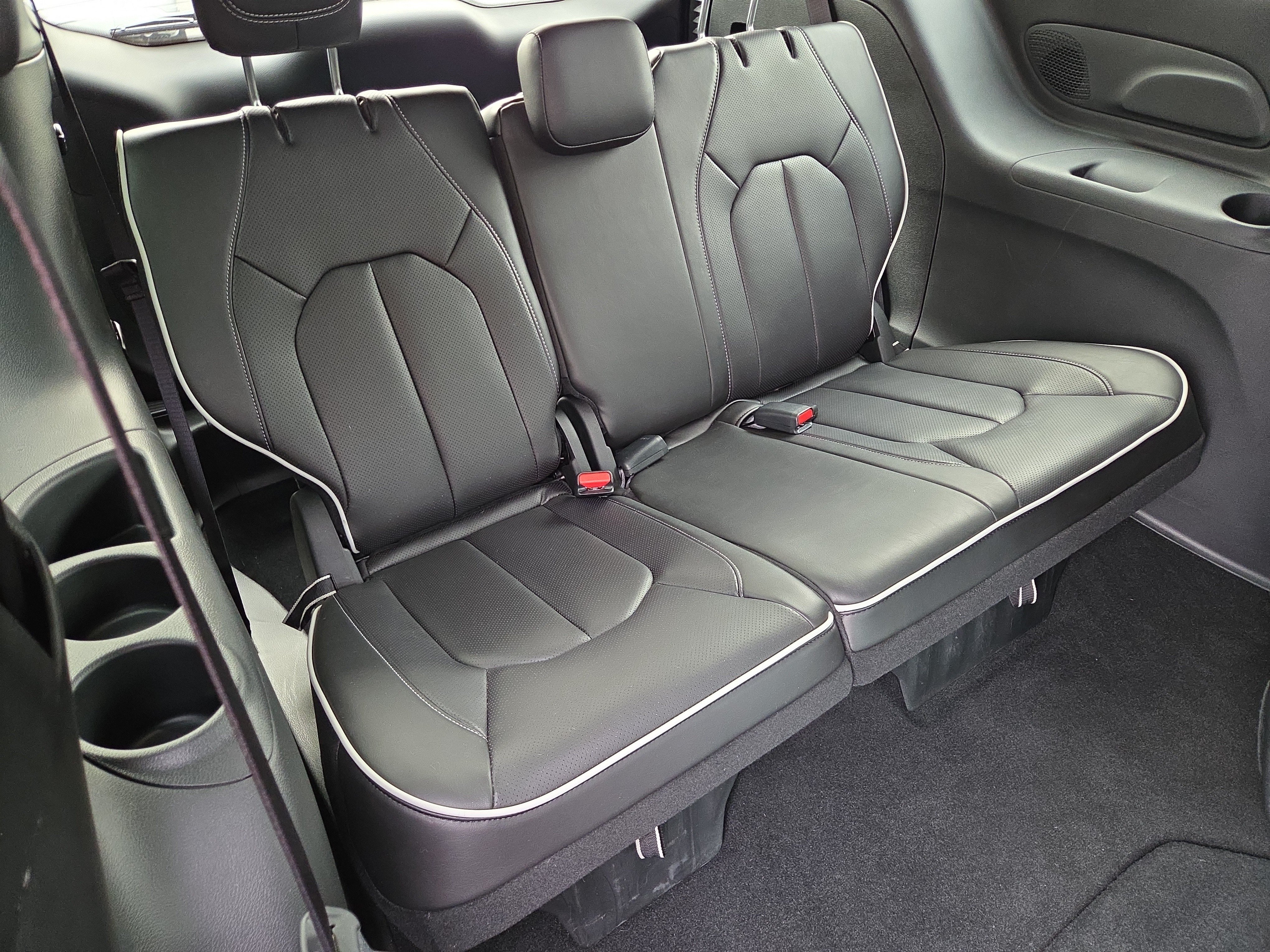 Certified 2026 Chrysler Pacifica Limited FWD image 20