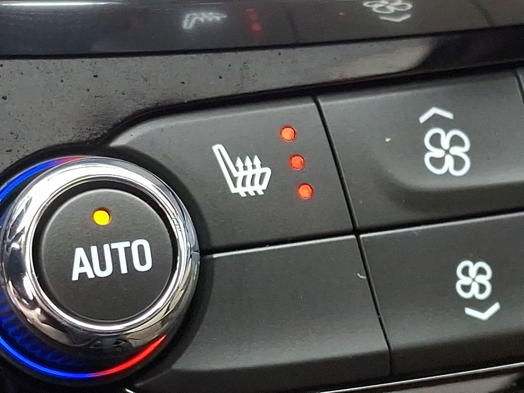 Certified 2019 Buick LaCrosse Essence w/ Sun and Shade Package image 24