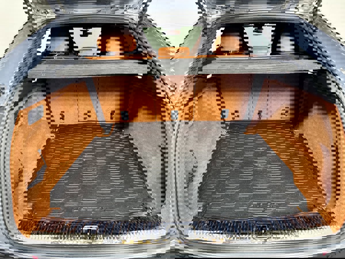 Used 2020 Lamborghini Urus image 33