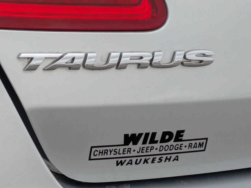 Used 2017 Ford Taurus SE FWD image 12
