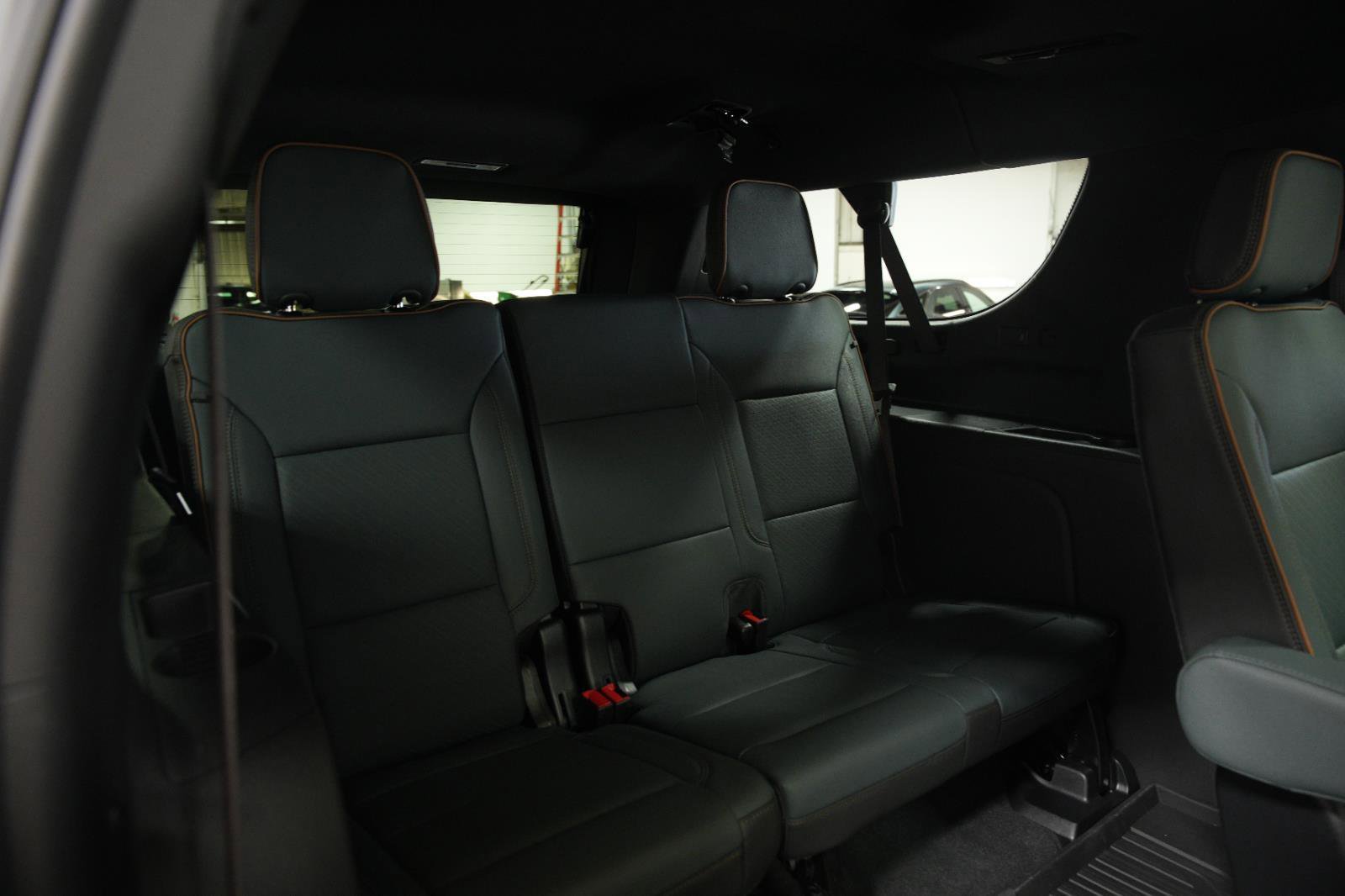 New 2026 GMC Yukon XL AT4 w/ AT4 Premium Plus Package AWD/4WD image 18