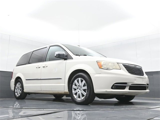 Used 2011 Chrysler Town & Country Touring-L w/ Entertainment Group #2 image 48