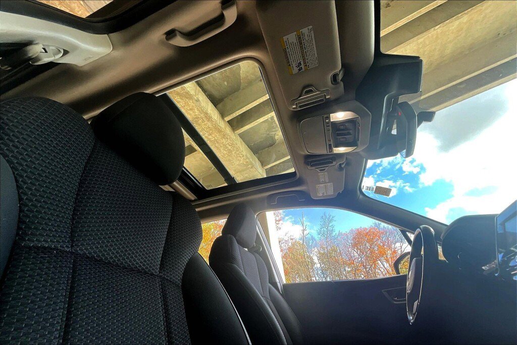 Used 2022 Subaru Forester Premium image 12