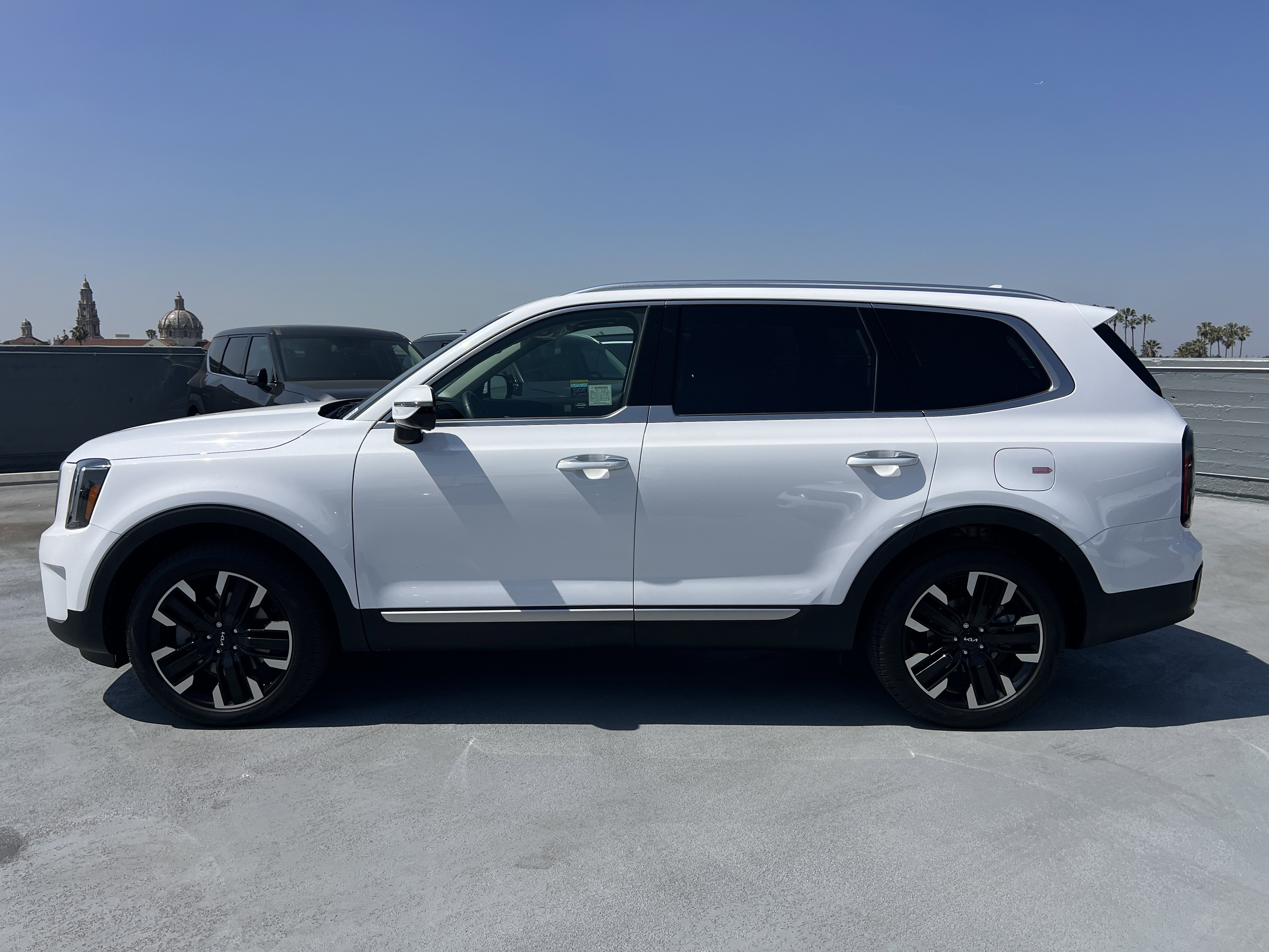 Certified 2024 Kia Telluride SX image 3