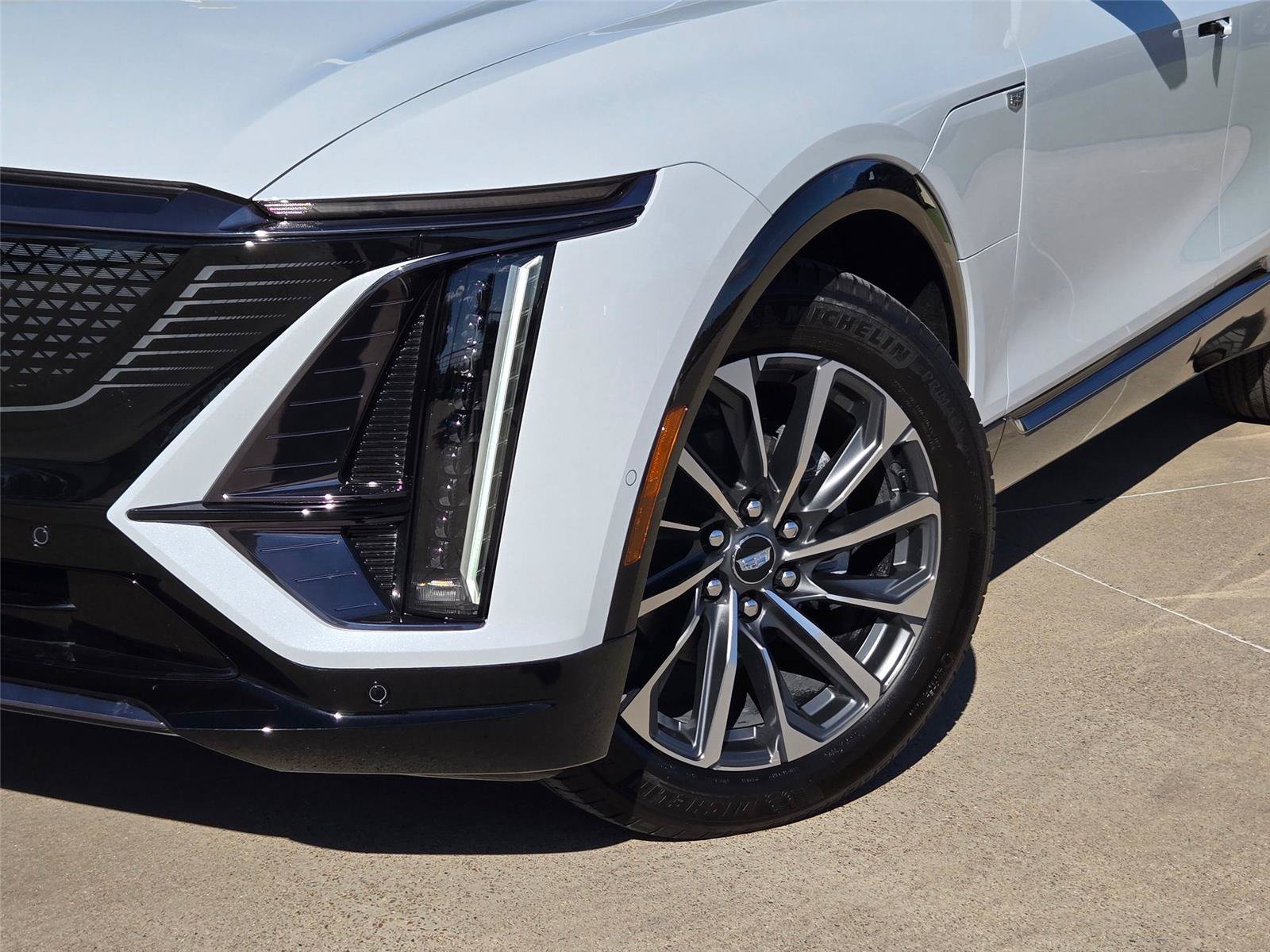 New 2026 Cadillac Lyriq Premium Luxury AWD/4WD image 7
