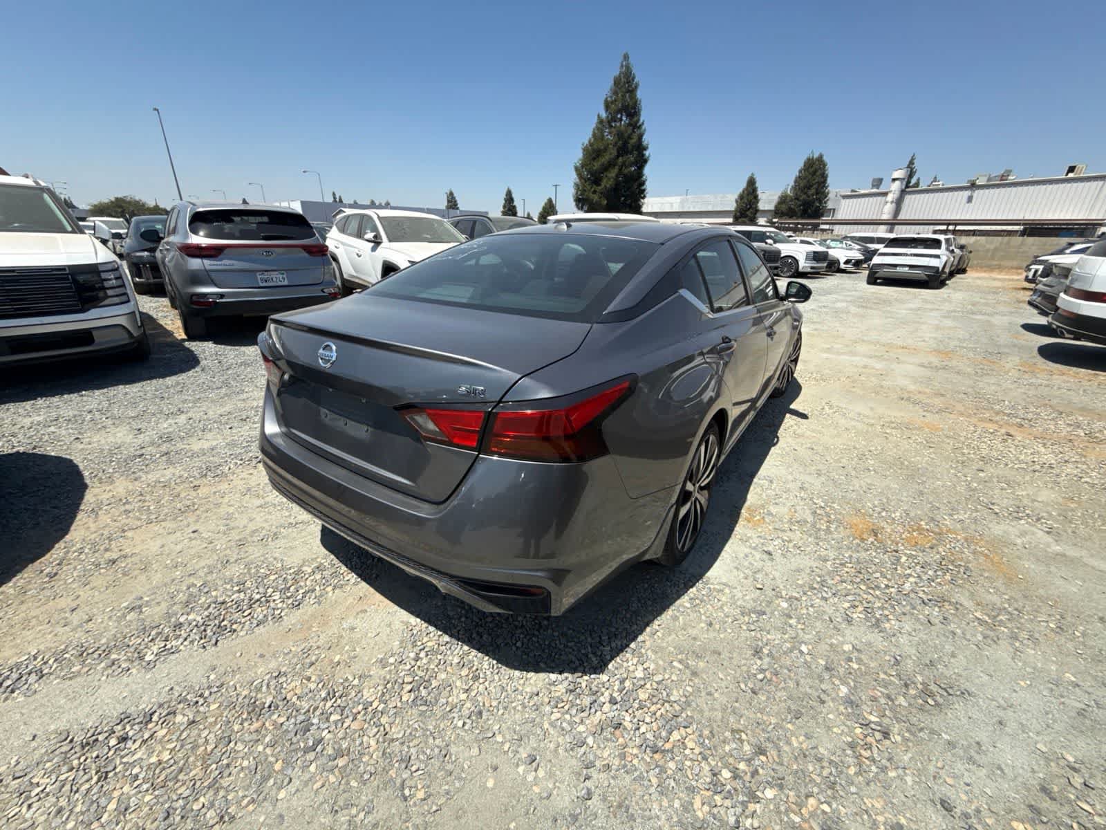 Used 2020 Nissan Altima 2.5 SR w/ Premium Package FWD image 6