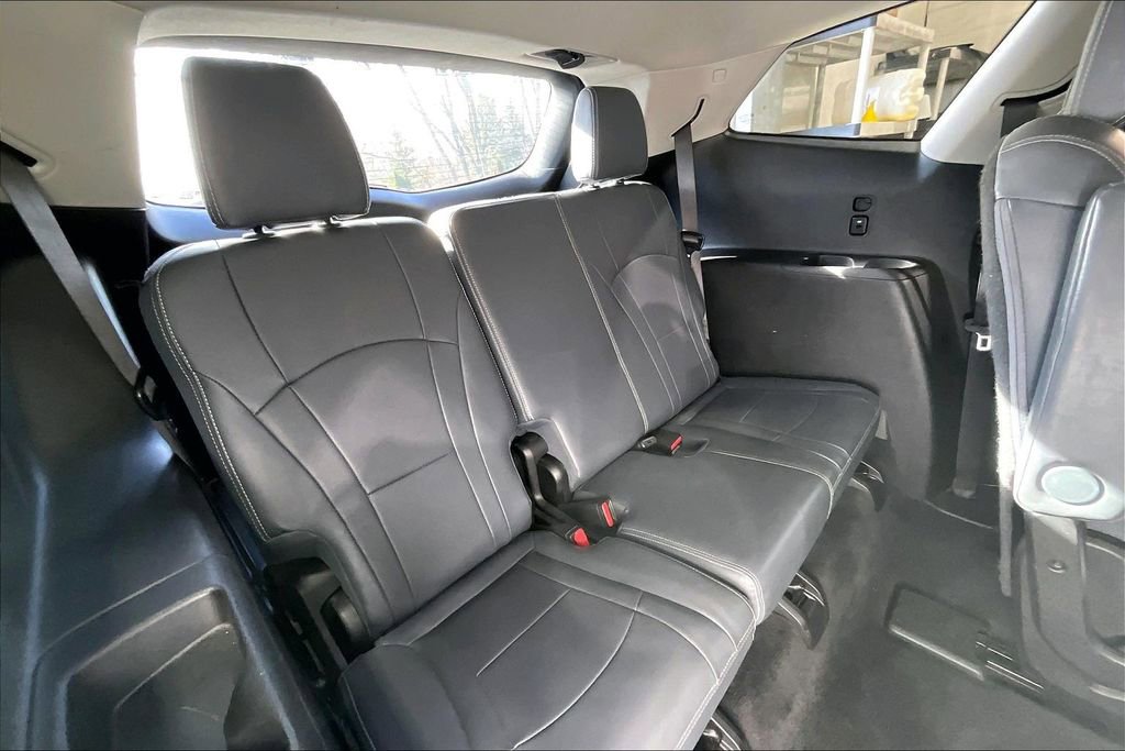 Used 2018 Buick Enclave Essence image 32